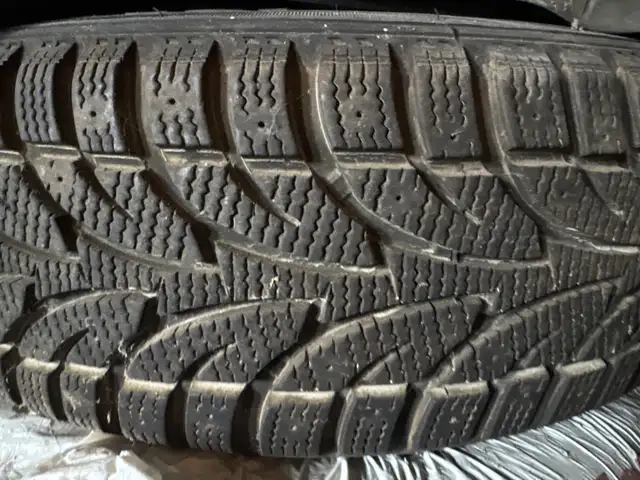 Set of 4 sailun winter tires on rims for sale in Tires & Rims in Markham / York Region - Image 3