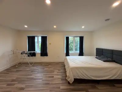 New house 5mins drive to city center!bedroom with private bathroom $120 per day