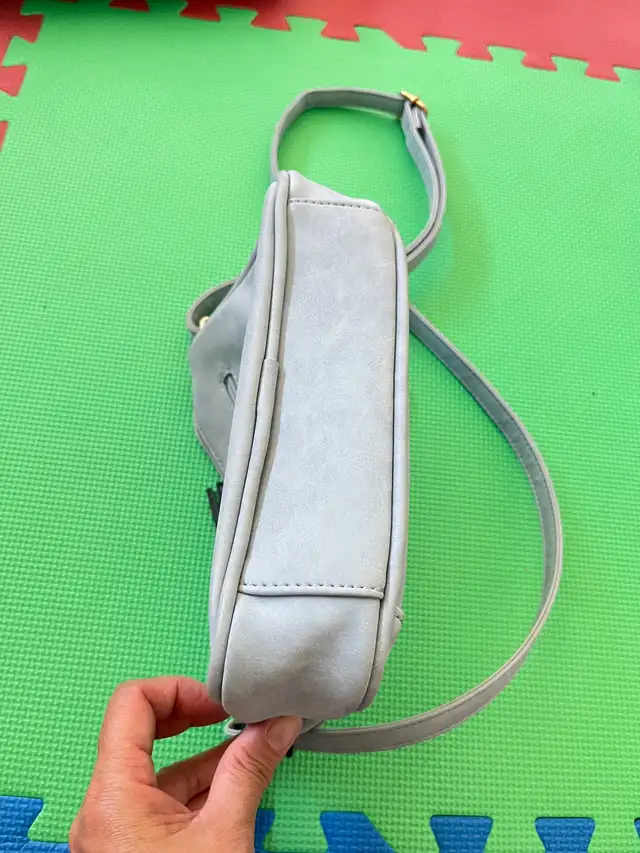 Woman’s Mia and Luca Handbag Sky Blue  in Women's - Bags & Wallets in City of Toronto - Image 3