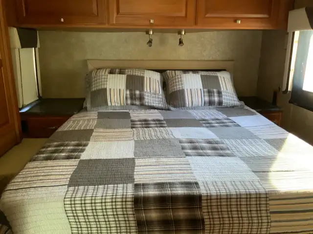 2012 Itasca Cambria 29ft motorhome in RVs & Motorhomes in Cowichan Valley / Duncan - Image 10