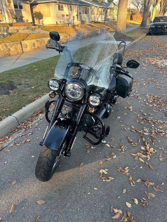 2017 Harley Davidson Fat Boy S in Sport Touring in Edmonton - Image 2