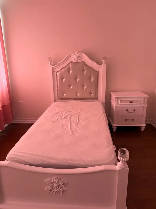 Twin princess white bed Dresser Nightstand in Beds & Mattresses in Oshawa / Durham Region - Image 11