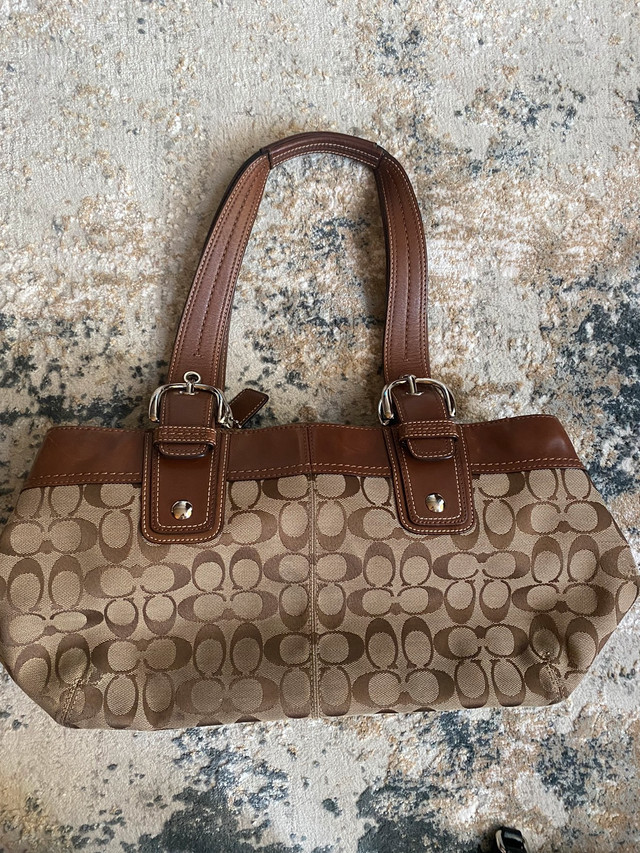 Coach purse in Women's - Bags & Wallets in Thunder Bay - Image 2