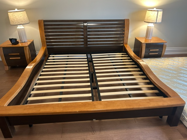 Dinning table, bed for sale in Dining Tables & Sets in Markham / York Region - Image 7
