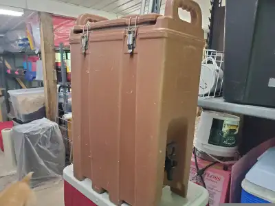 CAMBRO 5gal.hot/cold, View more