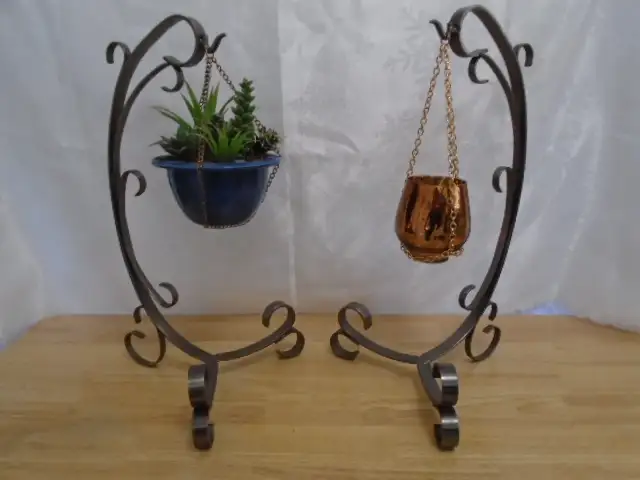 Metal plant hangers and Homestead picture63860081283971120