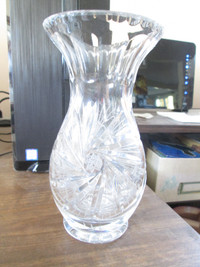 pinwheel crystal vase