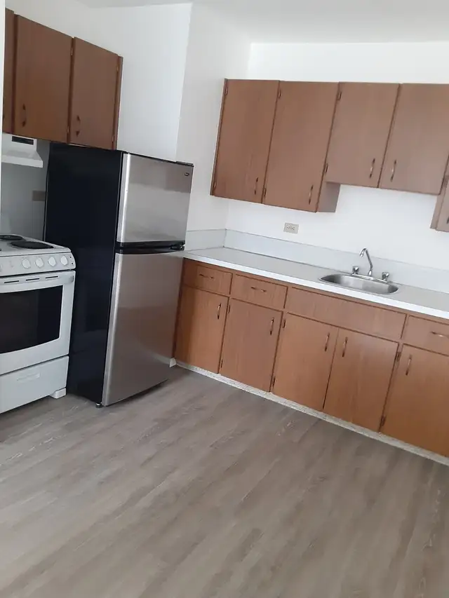1 Bedroom Apartment in Long Term Rentals in Calgary - Image 2