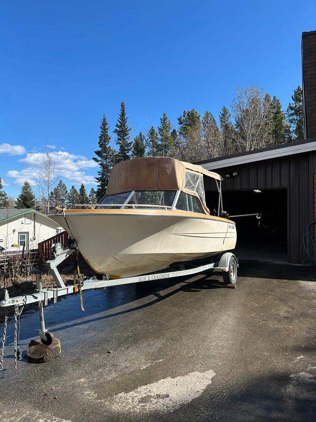  Hourston  in Powerboats & Motorboats in Whitehorse