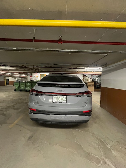 Cession de bail – Audi Q4 E-TRON Sportback 2024 dans Autos et camions  à Ville de Montréal - Image 3