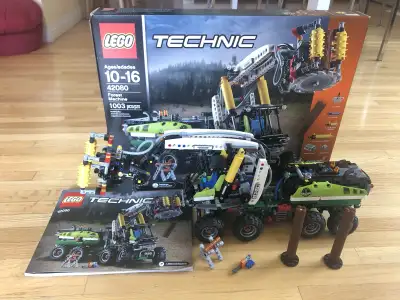 100% complete comes with box and instructions. Power function works no batteries included Very good...