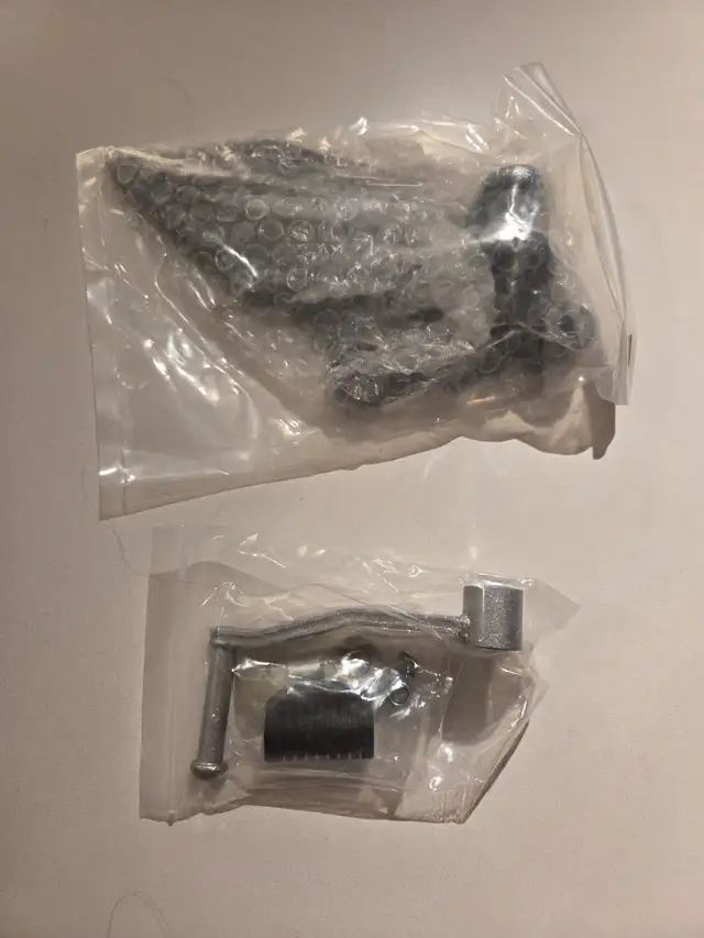 Right & Left Footrest Plate, Peg Shift Lever KAWASAKI NINJA 300 in Motorcycle Parts & Accessories in City of Toronto - Image 4