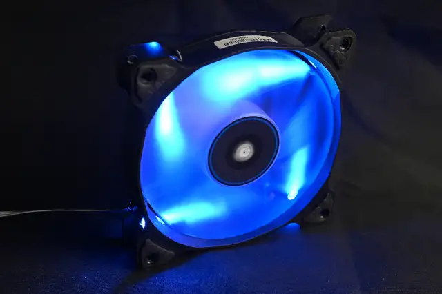 Corsair 3-pin Blue Silent Brushless Cooling PC Case Led Fan 12V in System Components in City of Toronto - Image 7