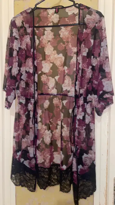 Condition- has been worn a few times. In very good condition Size- small Brand- La Senza Payment- Pr...