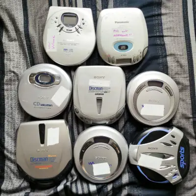 Sony or PANASONIC CD Disc Portable Music Player Discman Walkman 《 $40 EACH 》 《 Wired headphones need...