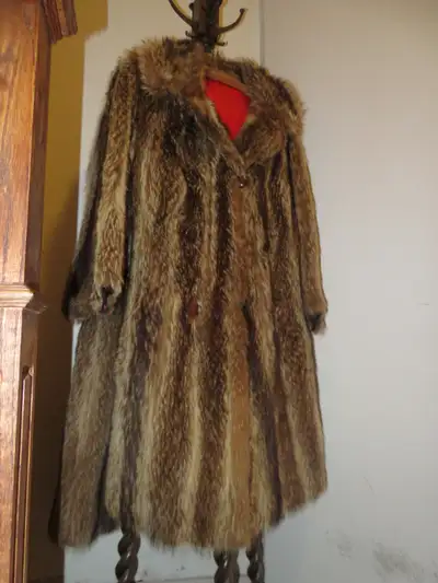 Manteau de fourrure pour femme (8-10), View more