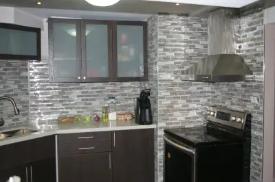 2.5 Beds 2 Baths walkout basement apt