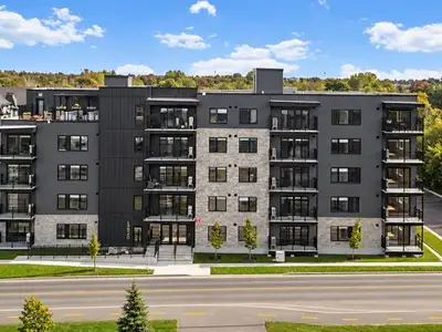 Découvrez Altitude 33, un projet locatif moderne où confort, design et simplicité se rencontrent. L'...