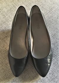 ME TOO black, leather, classic pumps size 8