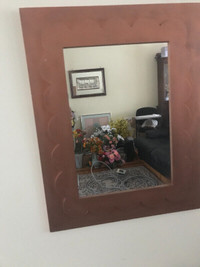 Miroir avec cadre en bois $40
