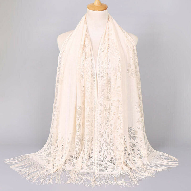 Lovely Soft Lace Bridal Shawl, Wrap With Tassles - New in Wedding in Oshawa / Durham Region - Image 3