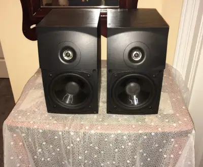 Mid-Size Energy Bookshelf Speakers e:XL-16, View more
