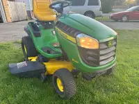 John Deere D140 lawn tractor