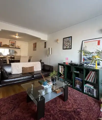 À la recherche d’une chambre entièrement meublée dans une colocation agréable, tranquille et lumineu...