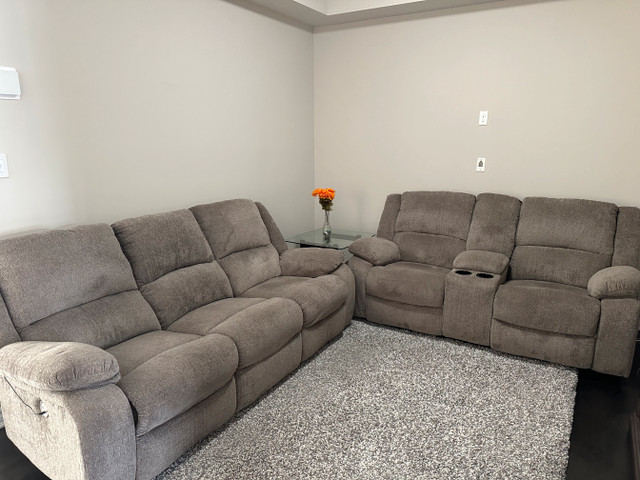 Ashley 3 seat with Power and Loveseat Reclining Sofa in Couches & Futons in Mississauga / Peel Region - Image 4