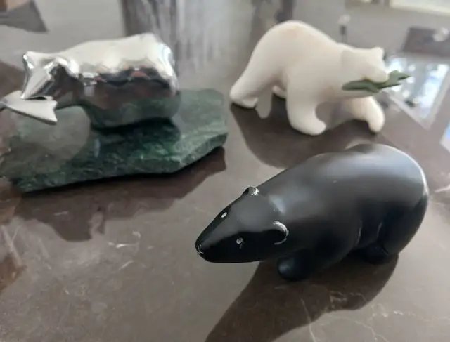 Native carved Bears in Arts & Collectibles in Penticton - Image 3