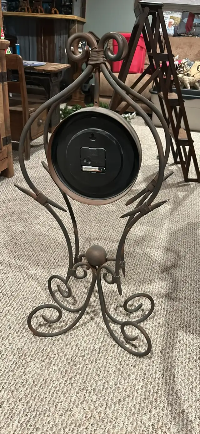 Table Clock in Home Décor & Accents in Sudbury - Image 3
