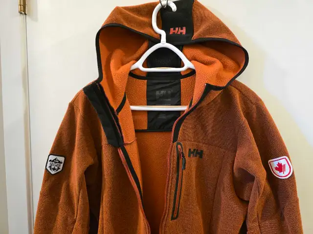 Helly Hansen Fleece Jacket  large  in Men's in Edmonton - Image 3
