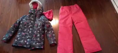 Size 12 KIDS OSHKOSH COMES WITH HAT adjustable hood