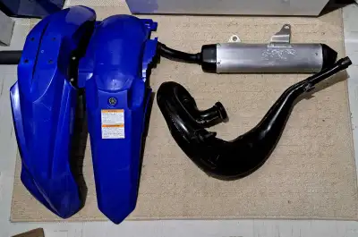 Parts off of a 2016 yz250x. Interchangeable with many years. Make an offer.