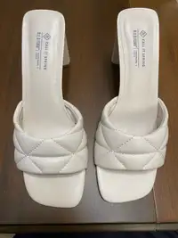 Women’s size 8.5 off white 3 3/4” heels