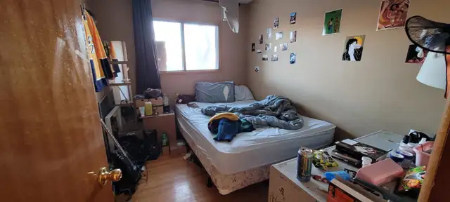 Room for Rent in Banff Trail!