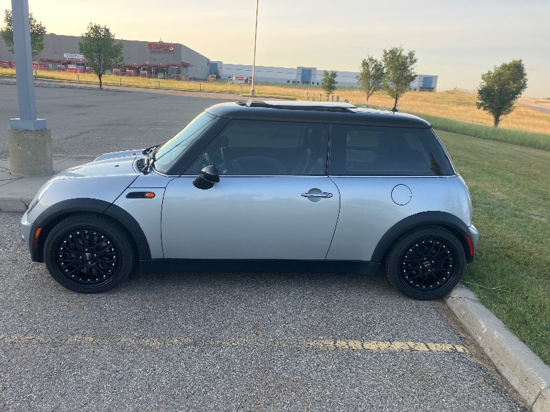 2003 mini cooper for sell run great low km Cars & Trucks Calgary