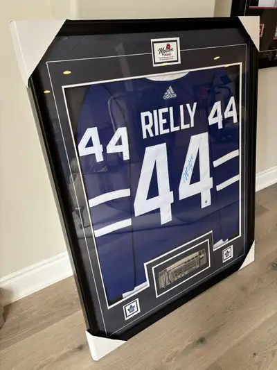 Morgan Reilly Signed Leafs Jersey Framed (Frameworth COA), View more