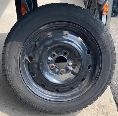 Selling a set of steel rims, complete with Yokohama winter tires. Tires are in very good condition,...