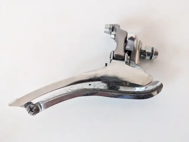 Vintage 1984 Shimano Dura Ace 7400 Mini-Groupset in Road in City of Montréal - Image 4