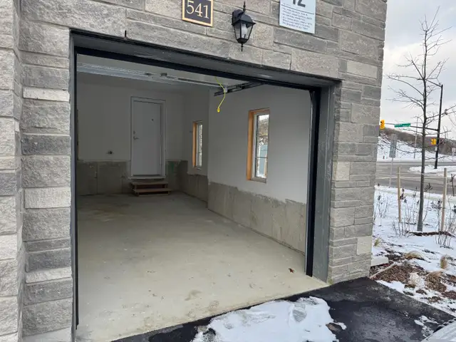 Condo Townhouse for Rent Never Lived In! in Long Term Rentals in Mississauga / Peel Region - Image 3