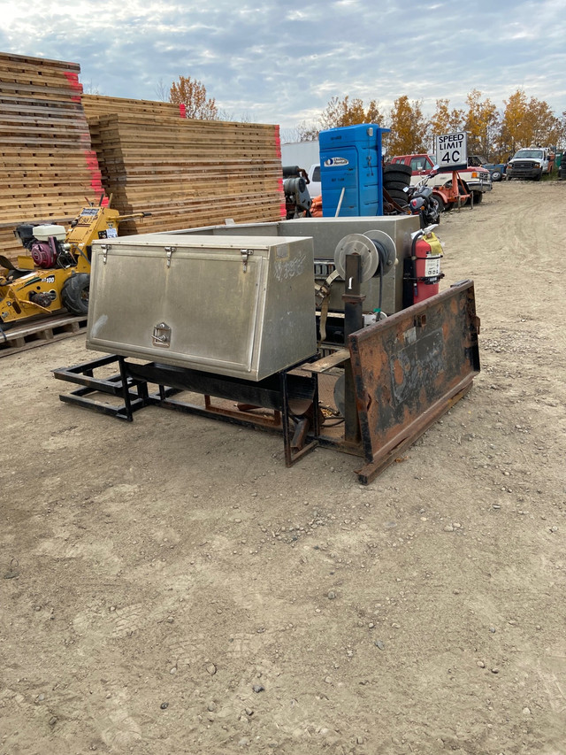 Long box 8’ welding skid - nice  in Other in Edmonton