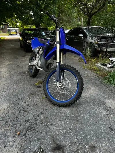 I am selling my 2023 Yamaha Yz125x, the bike has no hour meter but I bought it brand new from parkwa...