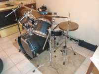 Yamaha Stage Advantage Custom Nouveau Drums for sale.  5 pieces.