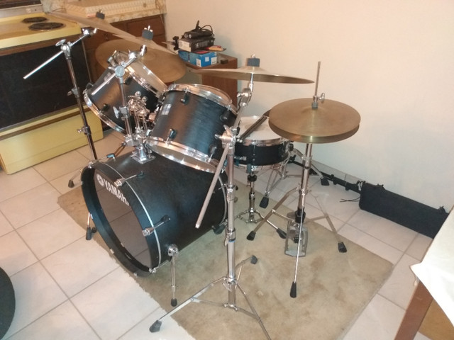 Yamaha Stage Advantage Custom Nouveau Drums for sale.  5 pieces. in Drums & Percussion in Hamilton