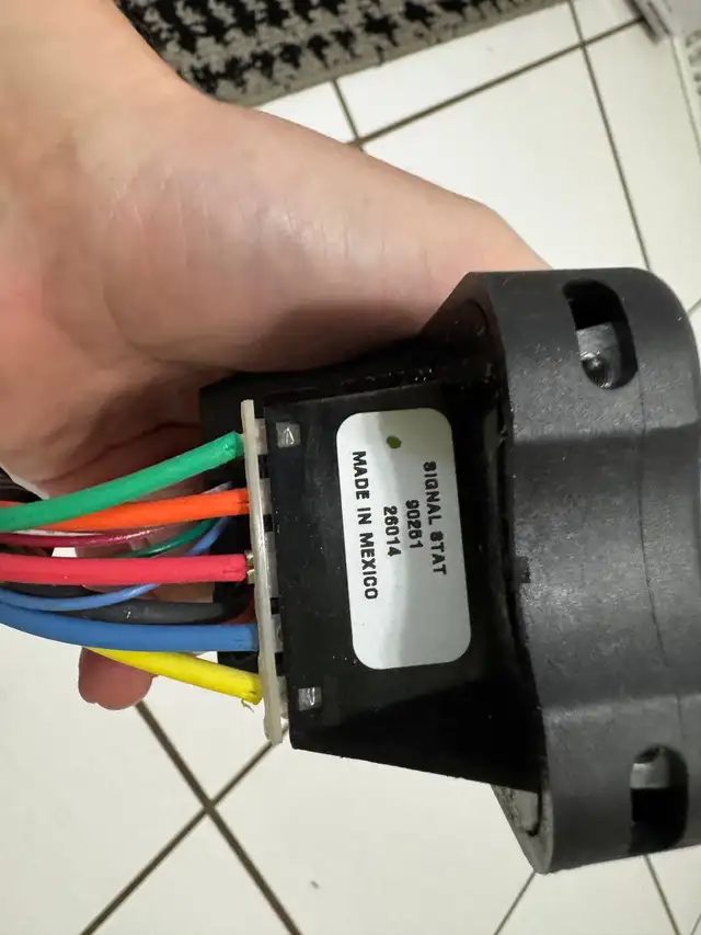 Truck-Lite 90251 Turn Signal Switch – Ford Heavy Duty Truck in Other in Kitchener / Waterloo - Image 7