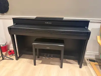 Yamaha Clavinova CLP-725, View more