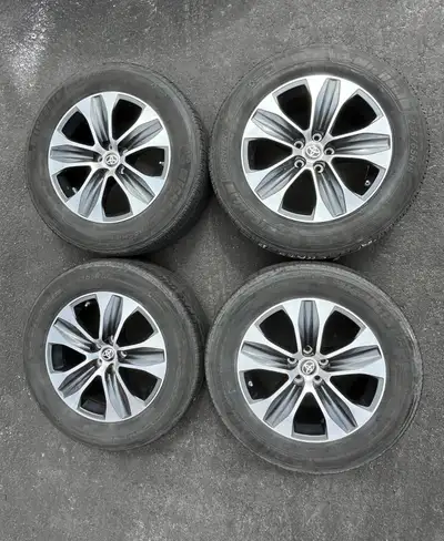 18" Highlander OEM Rims with Michelin tires. Includes: -TPMS (Tire pressure sensors all wheels) -OEM...