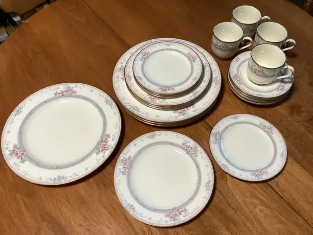 Noritake 20-piece dinner set for 4
