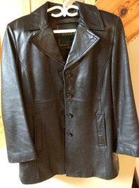 DANIER Canada Leather Womens Coat. Size LRG w/removable LINER